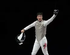 爱游戏体育-击剑大师赛上演强强对话，中原犀牛队绝杀云贵飞鹰队，多点开花奏效；重拾自信的夜晚(2024击剑锦标赛自播视频)