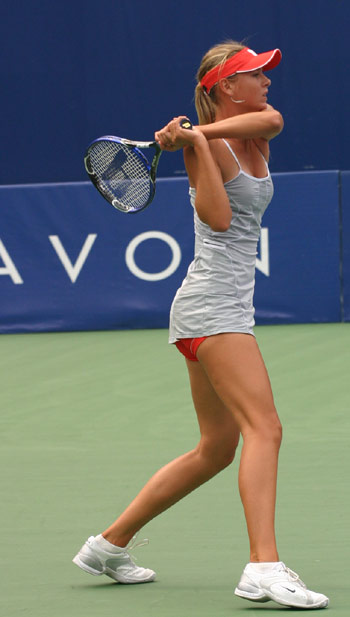 爱游戏-莎拉波娃在巴黎圣日耳曼比赛中爆冷，赛况扑朔迷离引发热议！的简单介绍