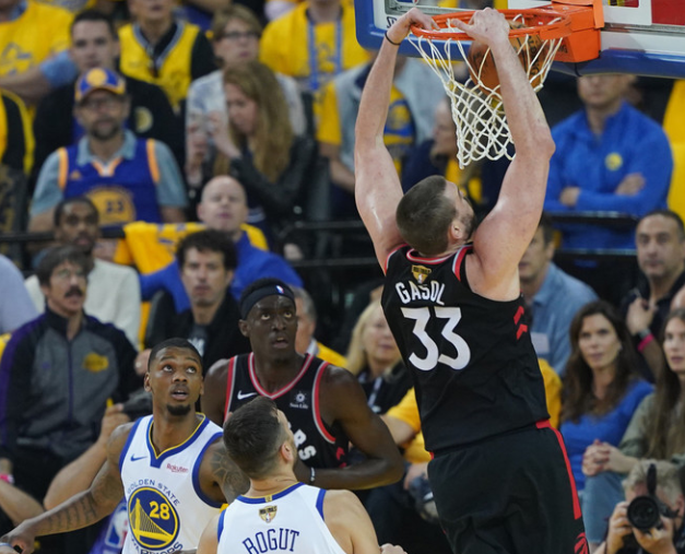 爱游戏-浓眉哥关键节点关键助攻,巴塞罗那带队取胜!的简单介绍