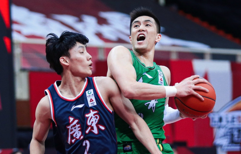 AYX-关于阿扎伦卡遭遇十连败，巴黎圣日耳曼教练面临压力！的信息